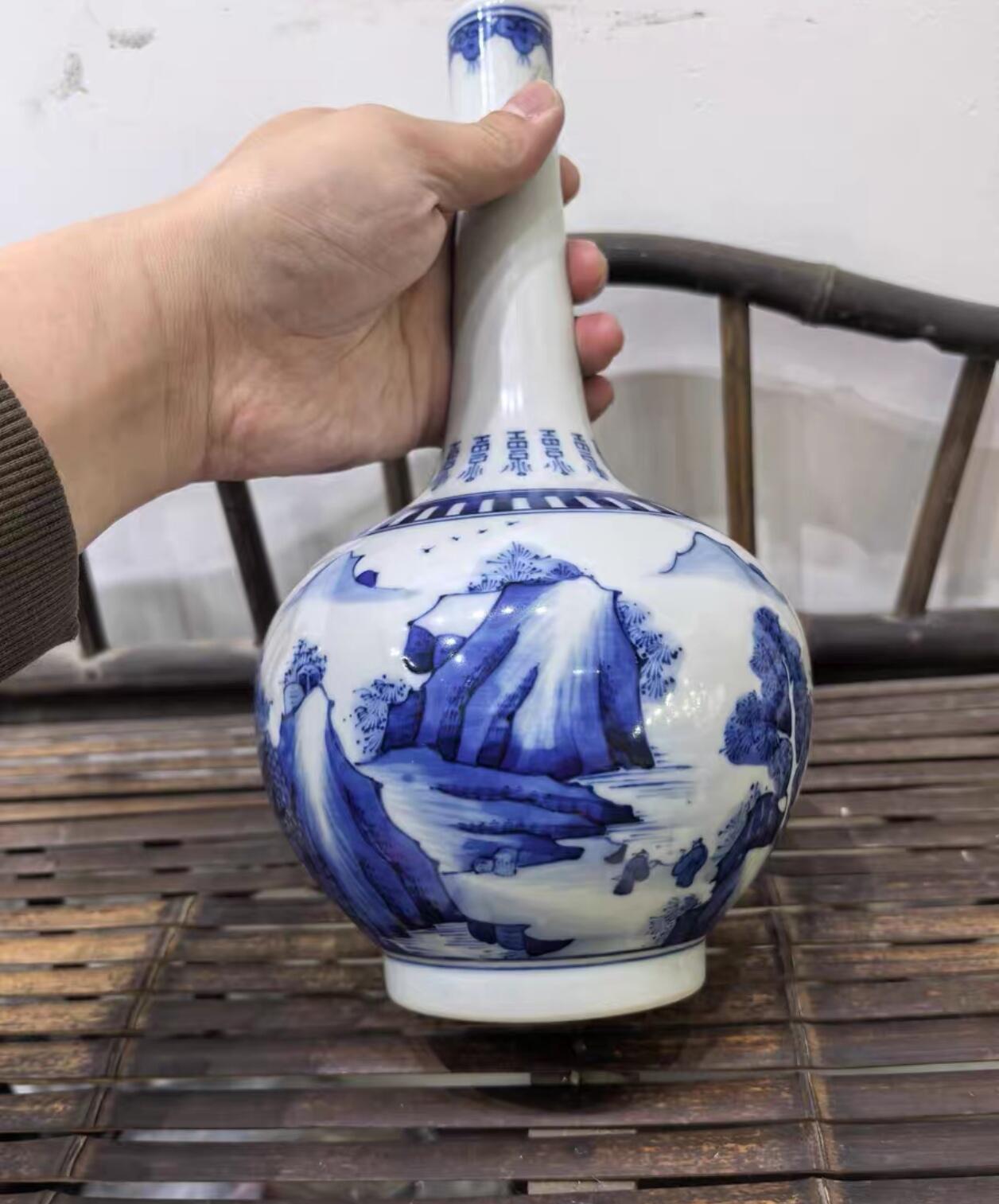 兰馨堂瓷器专场 回流青花人物山水花草胆瓶