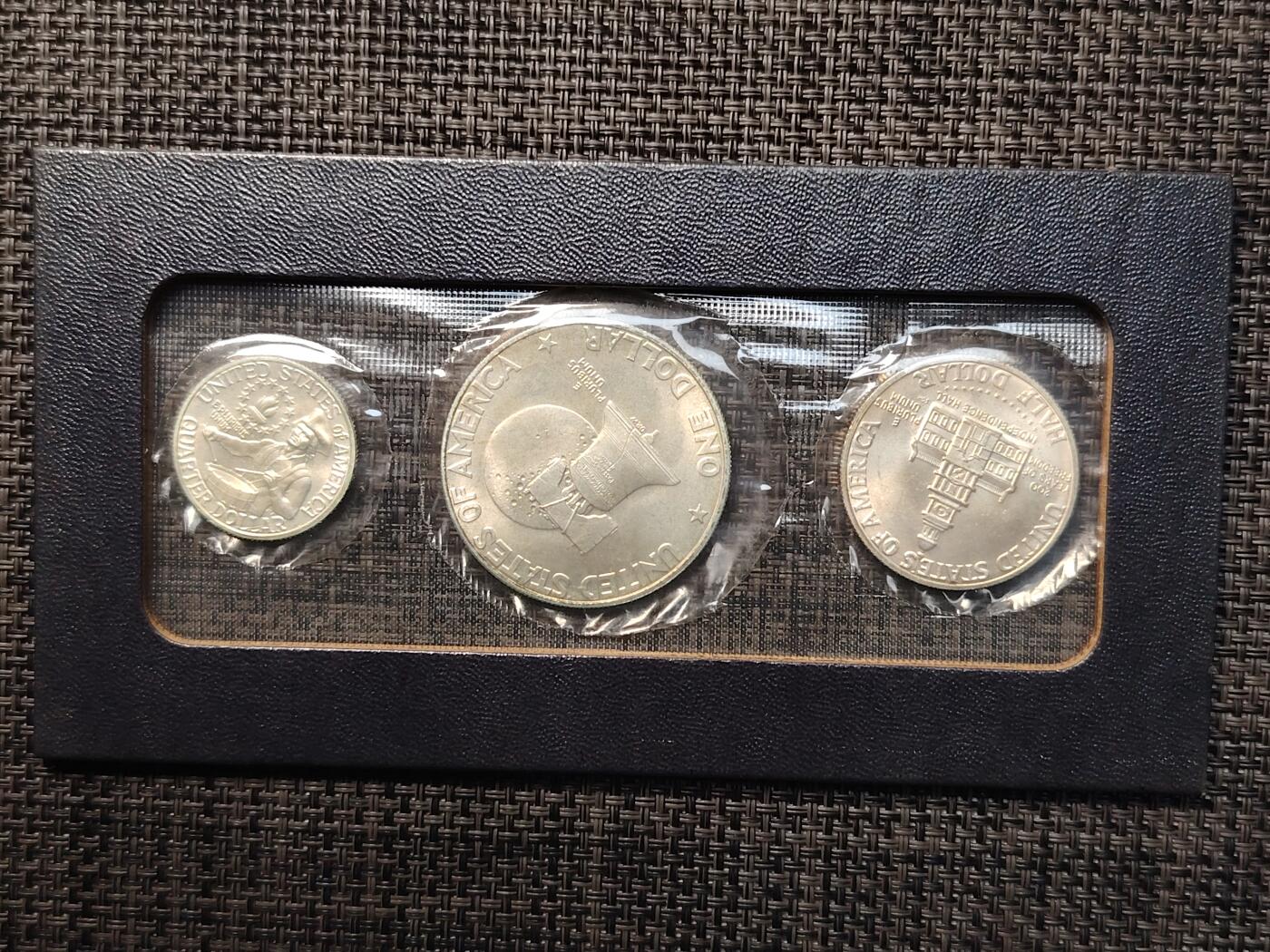 布加迪🐬～世界钱币(上海)🌾第 260 期 /  各国套币和散币 美国🇺🇸 1976年 3枚银币 (低银版) 建国200周年纪念币