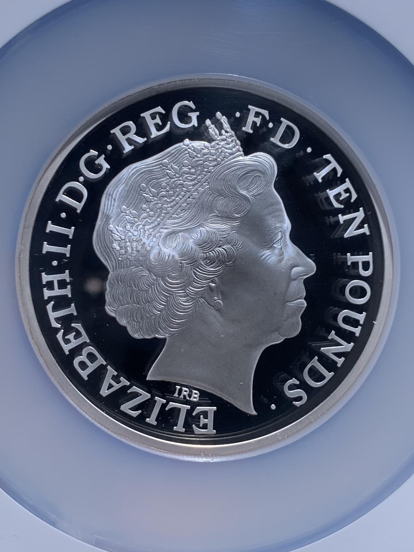 《竞宝斋》第439场 周日，周一，周二 3场连拍 （全场包邮） NGC PF69UC 英国伦敦2012年第30届奥林匹克运动会-飞马5盎司银币 999银 155.5克 直径65毫米 获奖币 加大加厚盒 侧面周圈好像有开盒痕迹 仔细辨识后出价