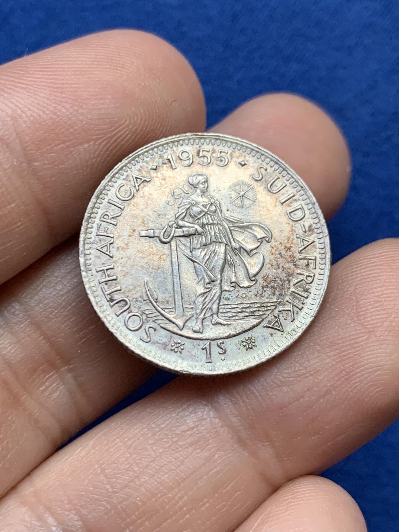 《竞宝斋》第439场 周日，周一，周二 3场连拍 （全场包邮） 英属 南非 1955年 1先令 伊丽莎白二世 银币 好转光稍有清洗