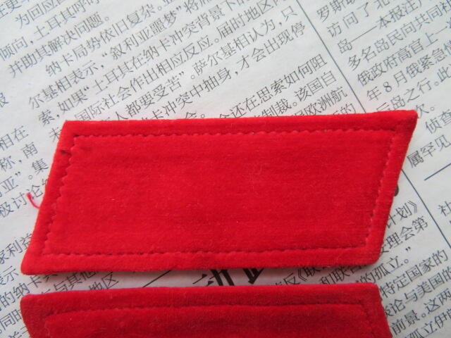 74--【全新】【有脏痕】65扎线红领章一付20220104-23