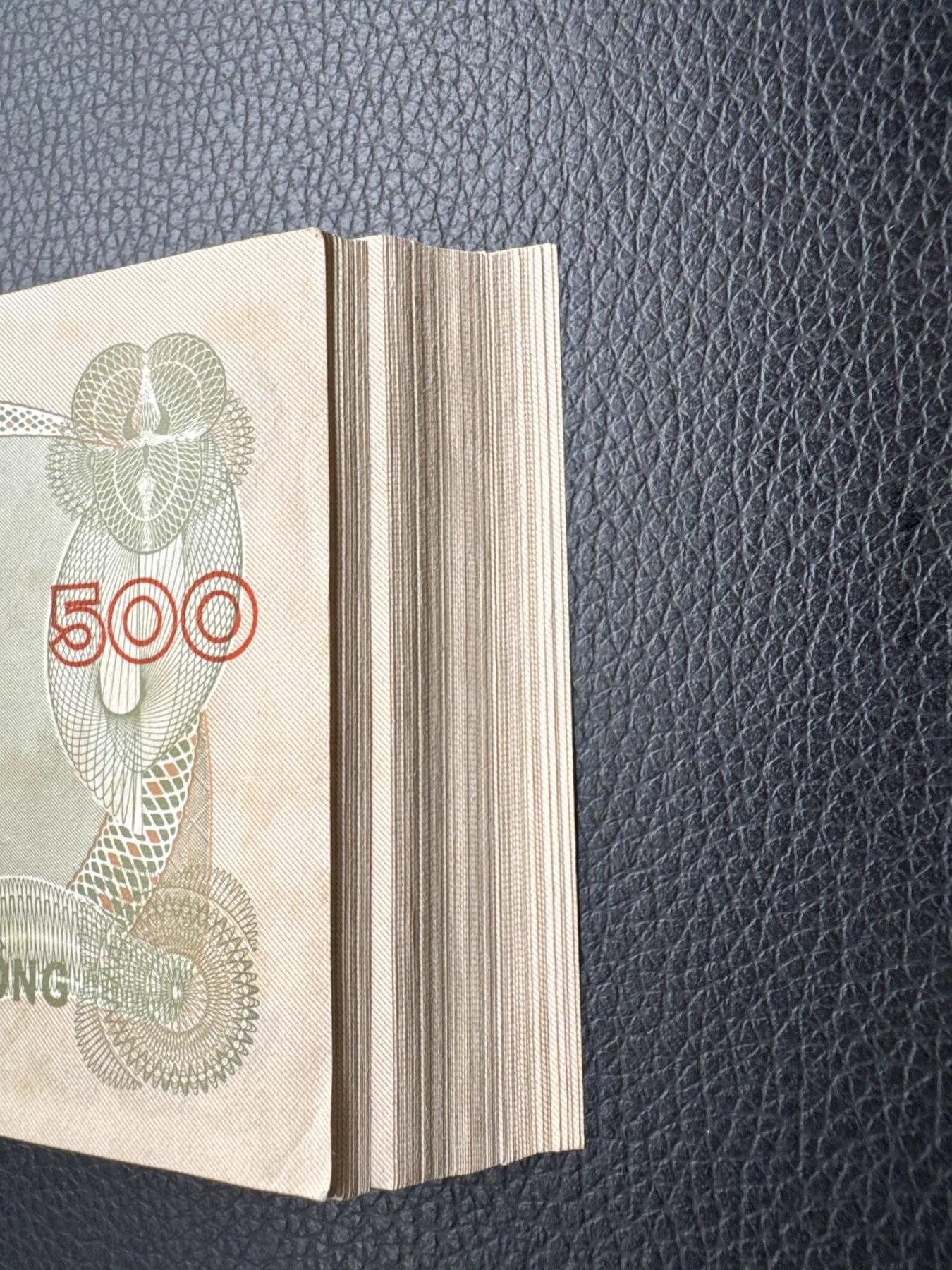 桂P钱币文化工作室拍卖第四十五期 南越500盾一刀，全新百联，前后几张轻微黄斑