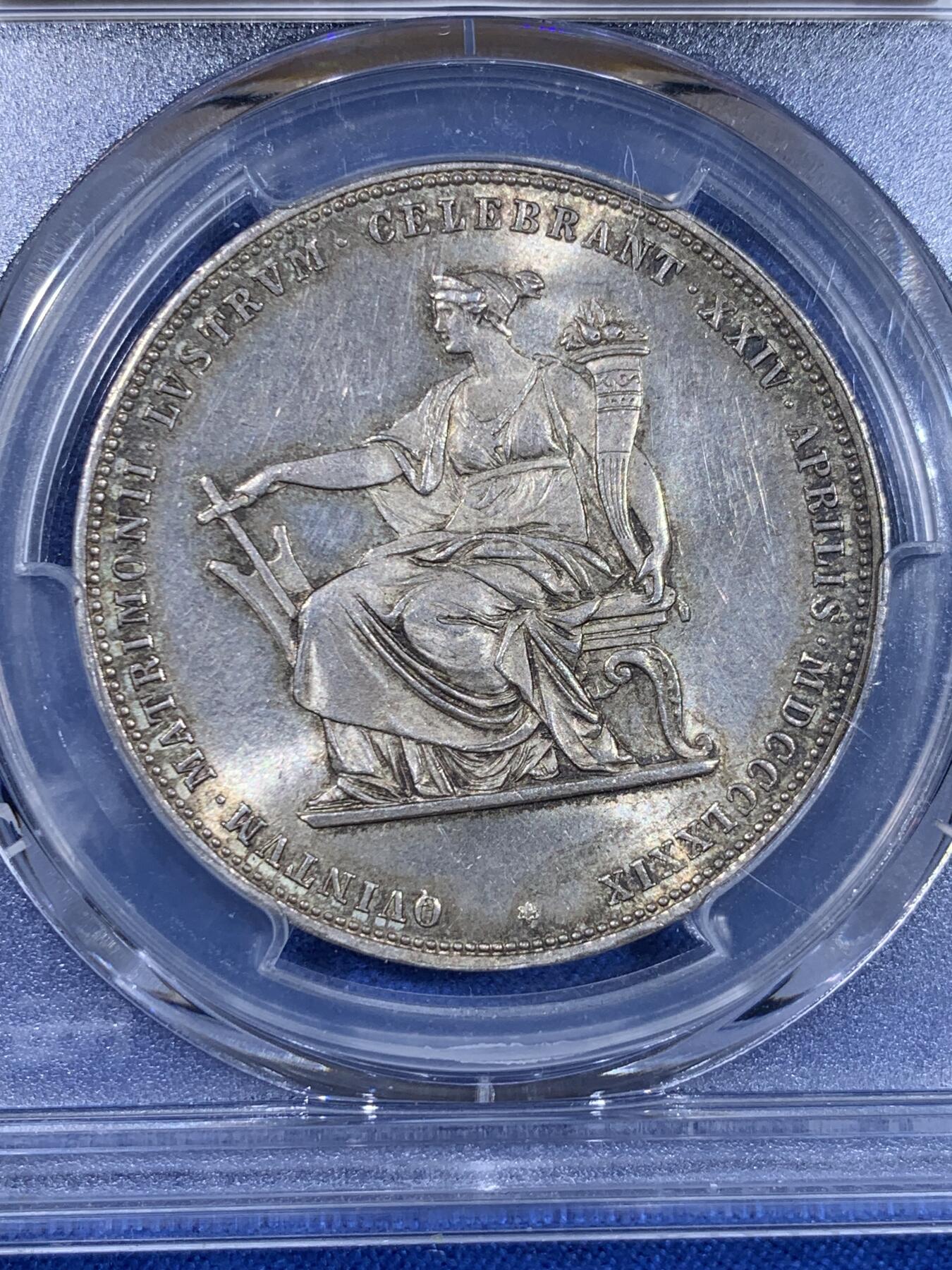 《竞宝斋》第439场 周日，周一，周二 3场连拍 （全场包邮） PCGS MS64 奥地利1879年弗朗茨与茜茜公主银婚2FL大银币，热门品种。环彩包浆，底板光彩潋滟，丝滑无瑕 状态太好，实物绝赞