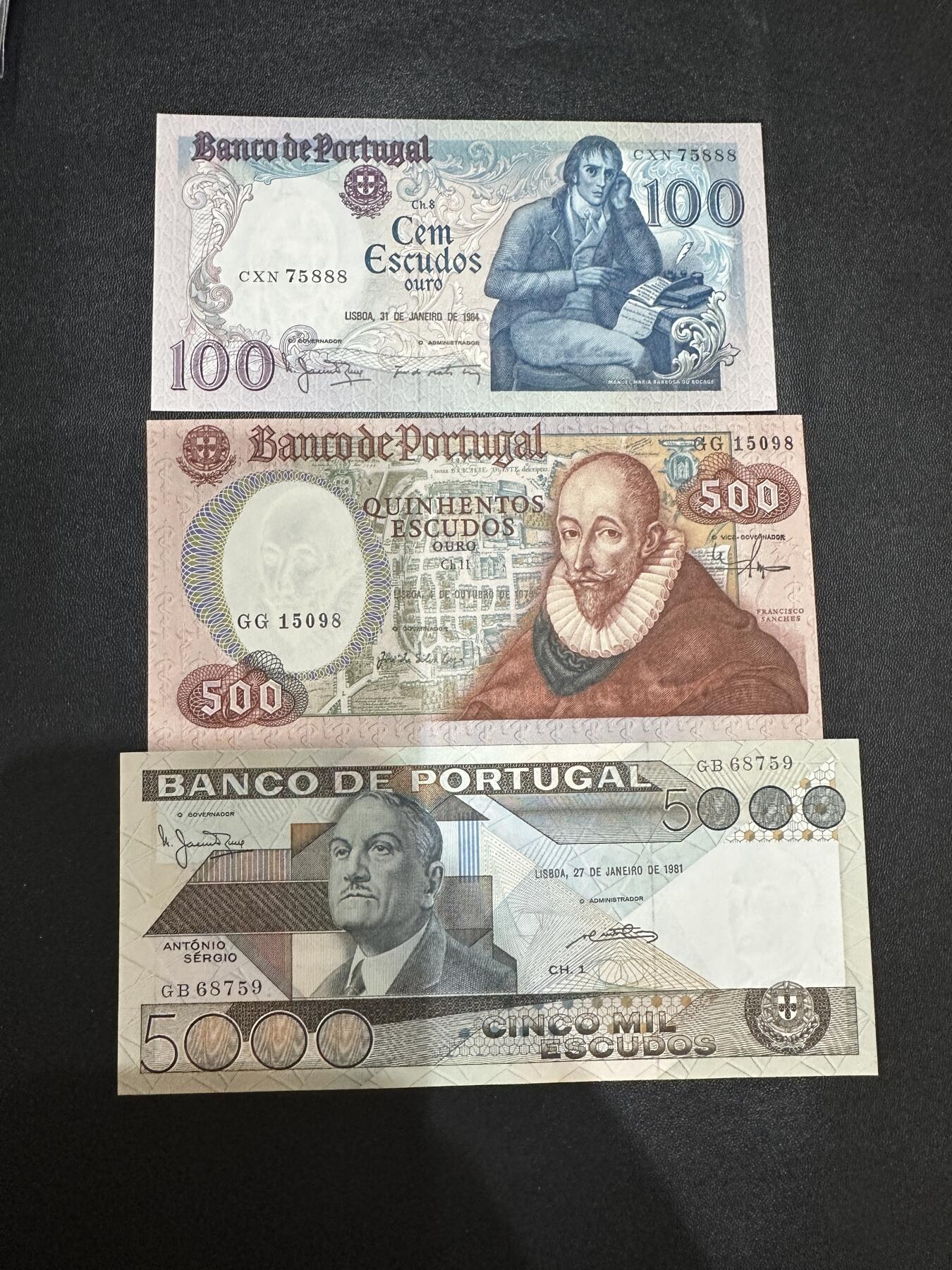 《外钞收藏家》第五百八十六期（品种丰富、精品多）（本平台长期征集拍品、欢迎藏友们联系合作） 葡萄牙100（豹子号888）、500（无47尾8）、5000三张一起 全新UNC