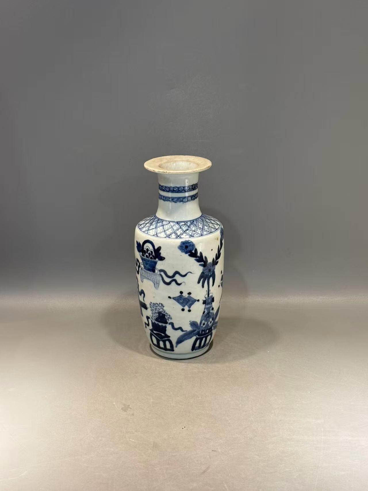 兰馨堂瓷器专场 晚清民国青花八宝瓷瓶 