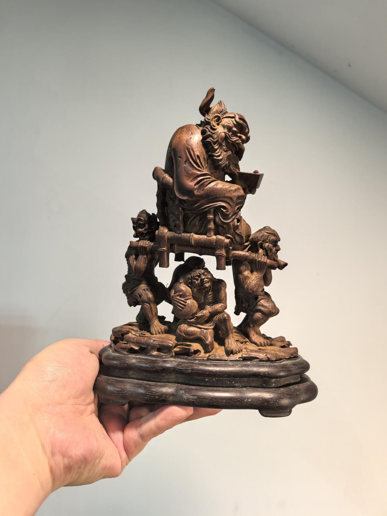 兰馨堂古玩杂项专场 老竹雕名家制钟馗醉酒小鬼抬轿摆件老红木座 