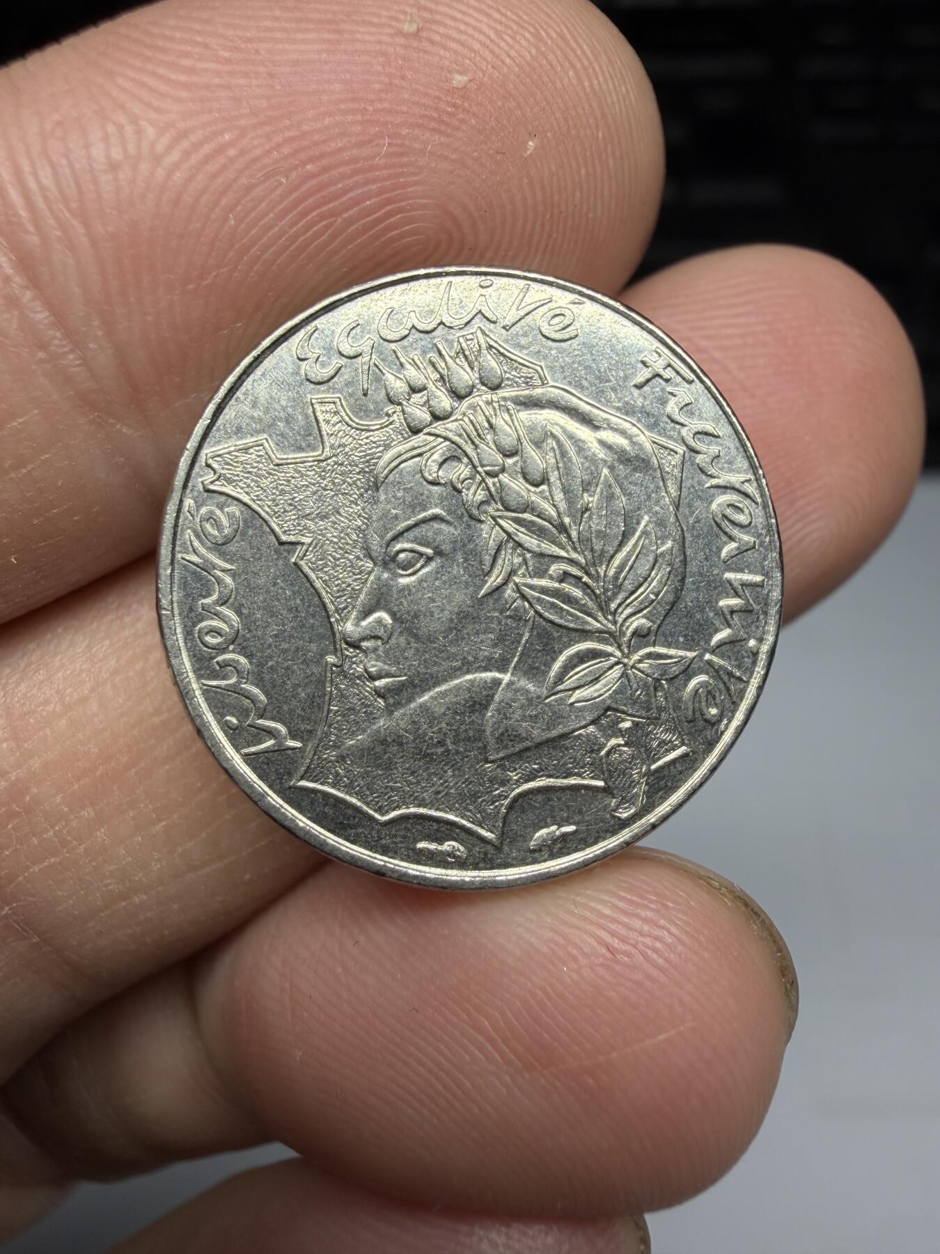 2025年集古藏今外币拍卖第十期-第7场—（总第287拍），可以寄存60天，满160元包邮。 1986年法国10法郎纪念币