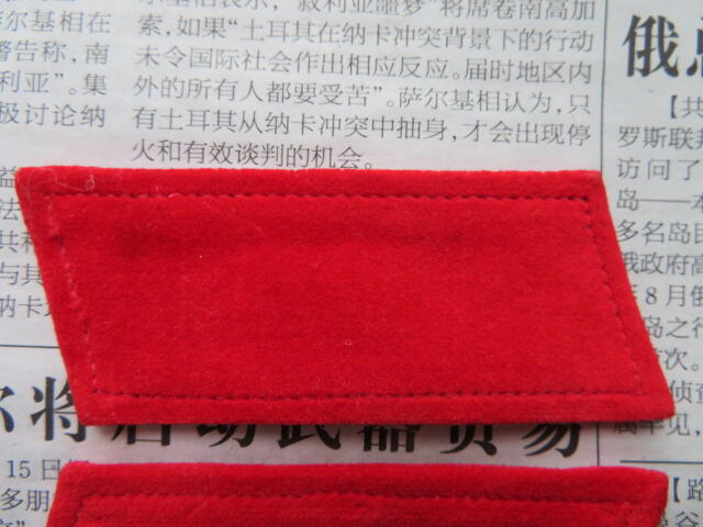 73--【全新】【有脏痕】65扎线红领章一付20220104-6