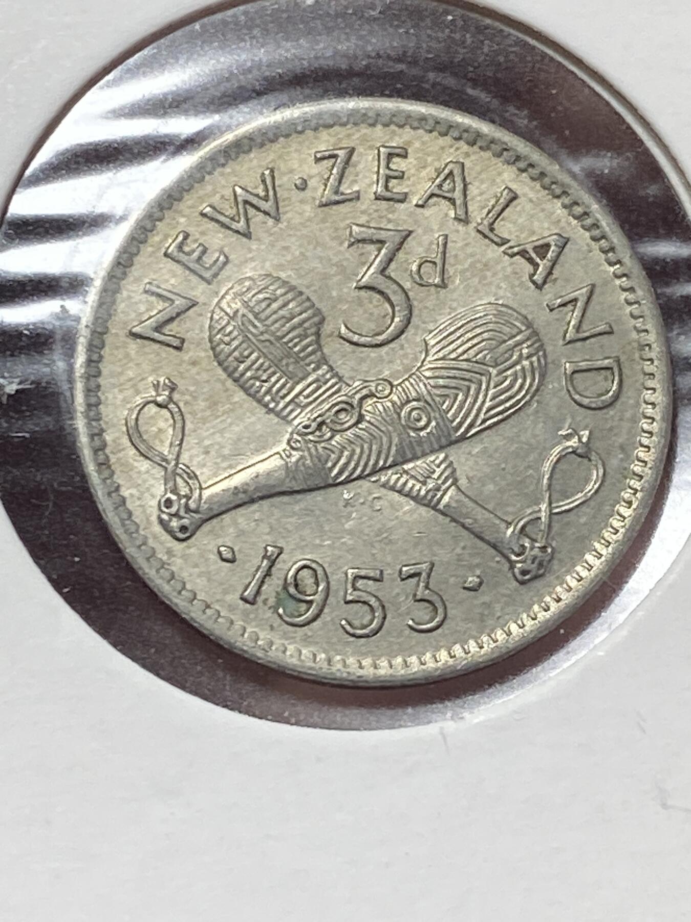 2025年第一百三十场(总第一百五十六场）外国好品纸夹散币场(免佣金) 少见好品–新西兰🇳🇿1953单年份3便士(伊丽莎白二世加冕年，第一版无肩带版首发年)