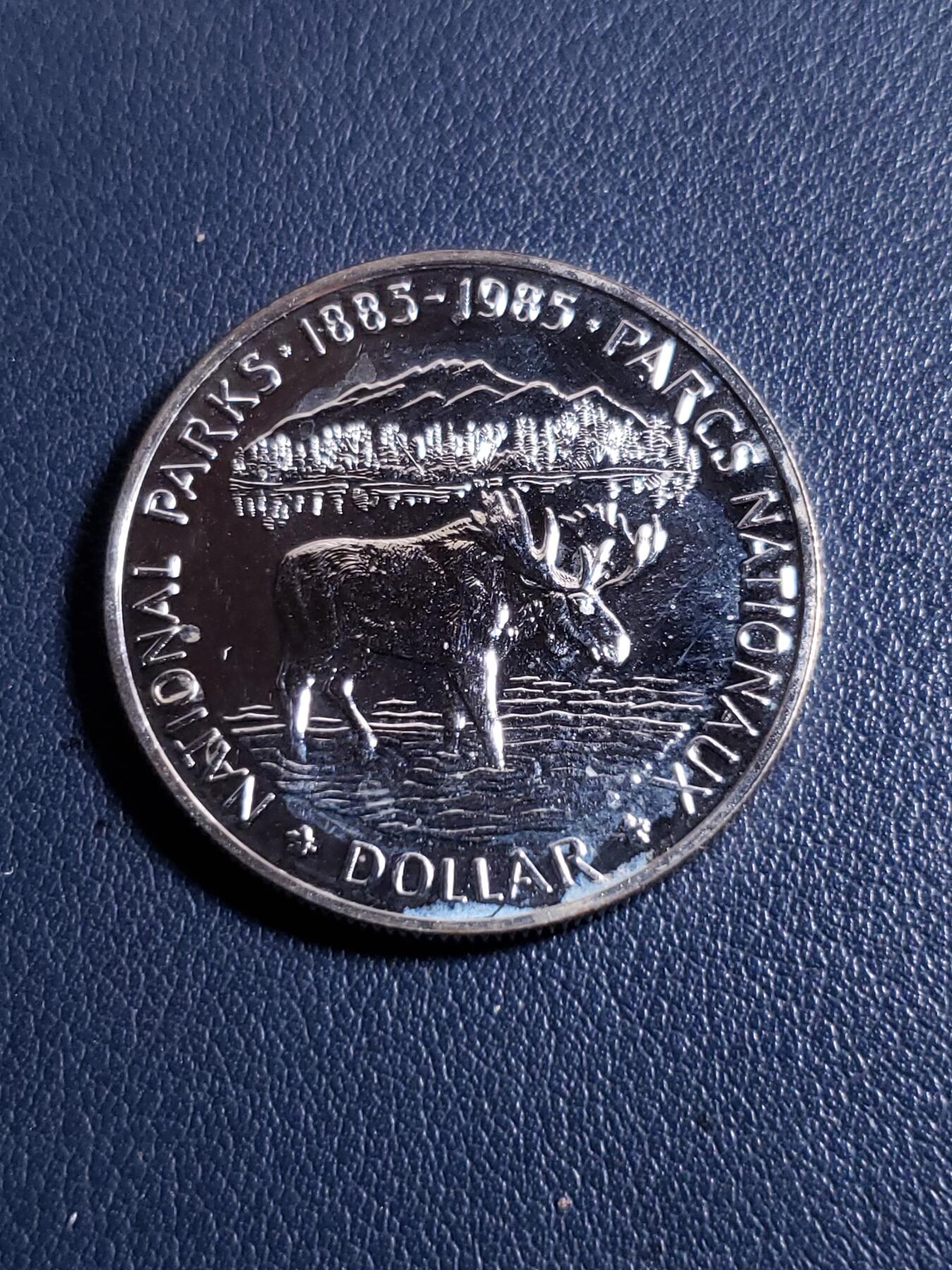 世界各国银币章专场（第24场） 【绝版】1985年加拿大国家公园百年（伊丽莎白二世女王头像）纪念1元银币