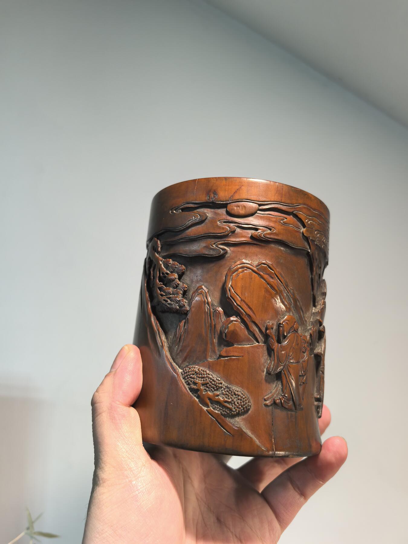 兰馨堂古玩杂项专场 旧藏黄杨木浮雕人物笔筒 