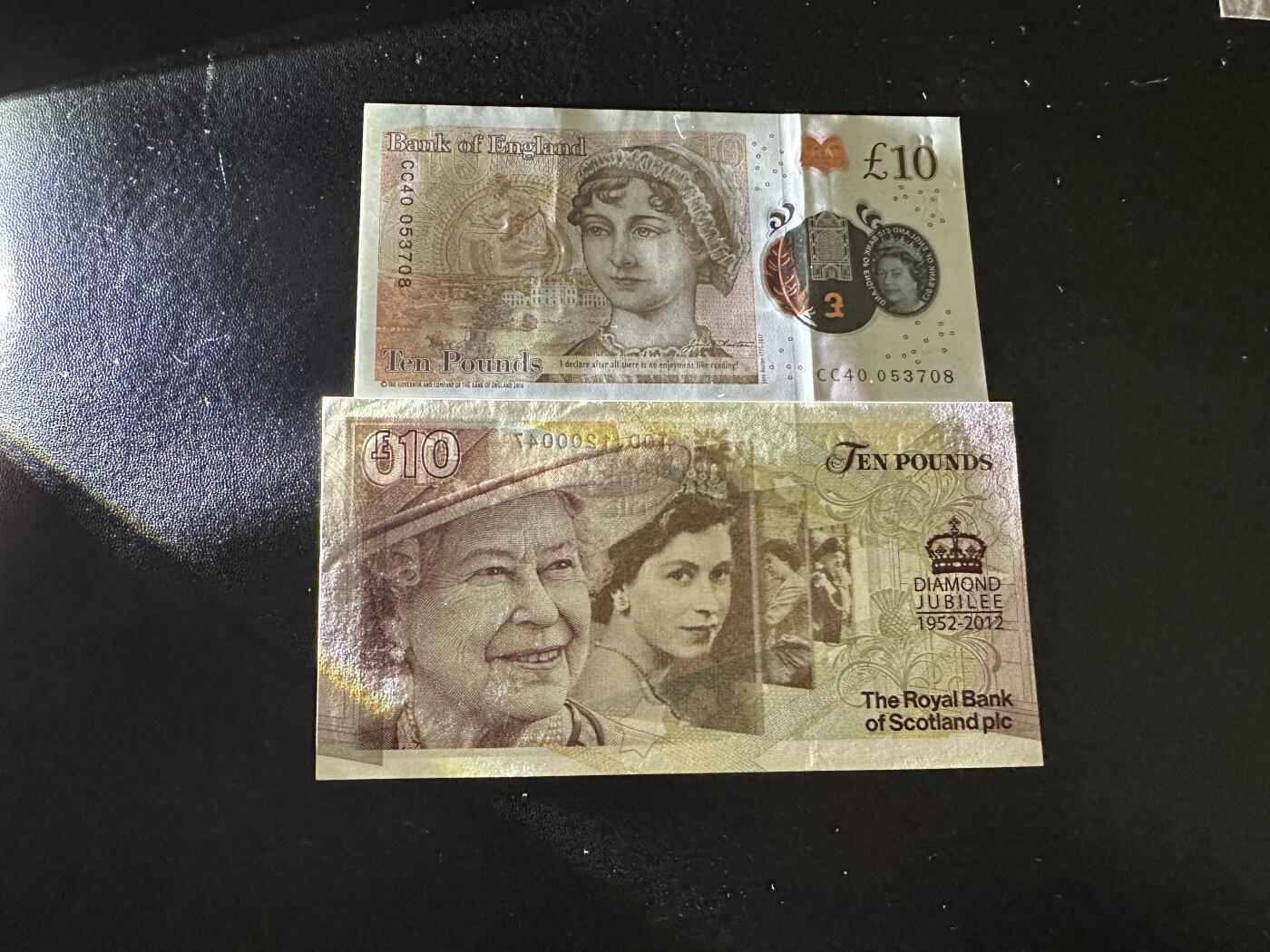 《外钞收藏家》第五百八十六期（品种丰富、精品多）（本平台长期征集拍品、欢迎藏友们联系合作） 英国女王版10镑塑料钞AU品相+苏格兰10镑全新不绝如图