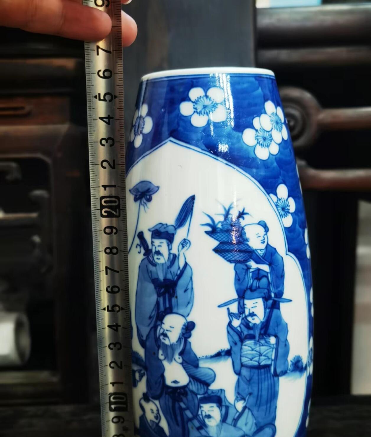 兰馨堂瓷器专场 青花冰梅开窗八仙人物纹橄榄瓶 