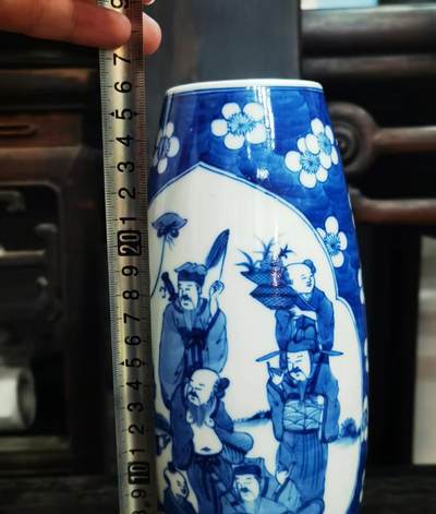 青花冰梅开窗八仙人物纹橄榄瓶 