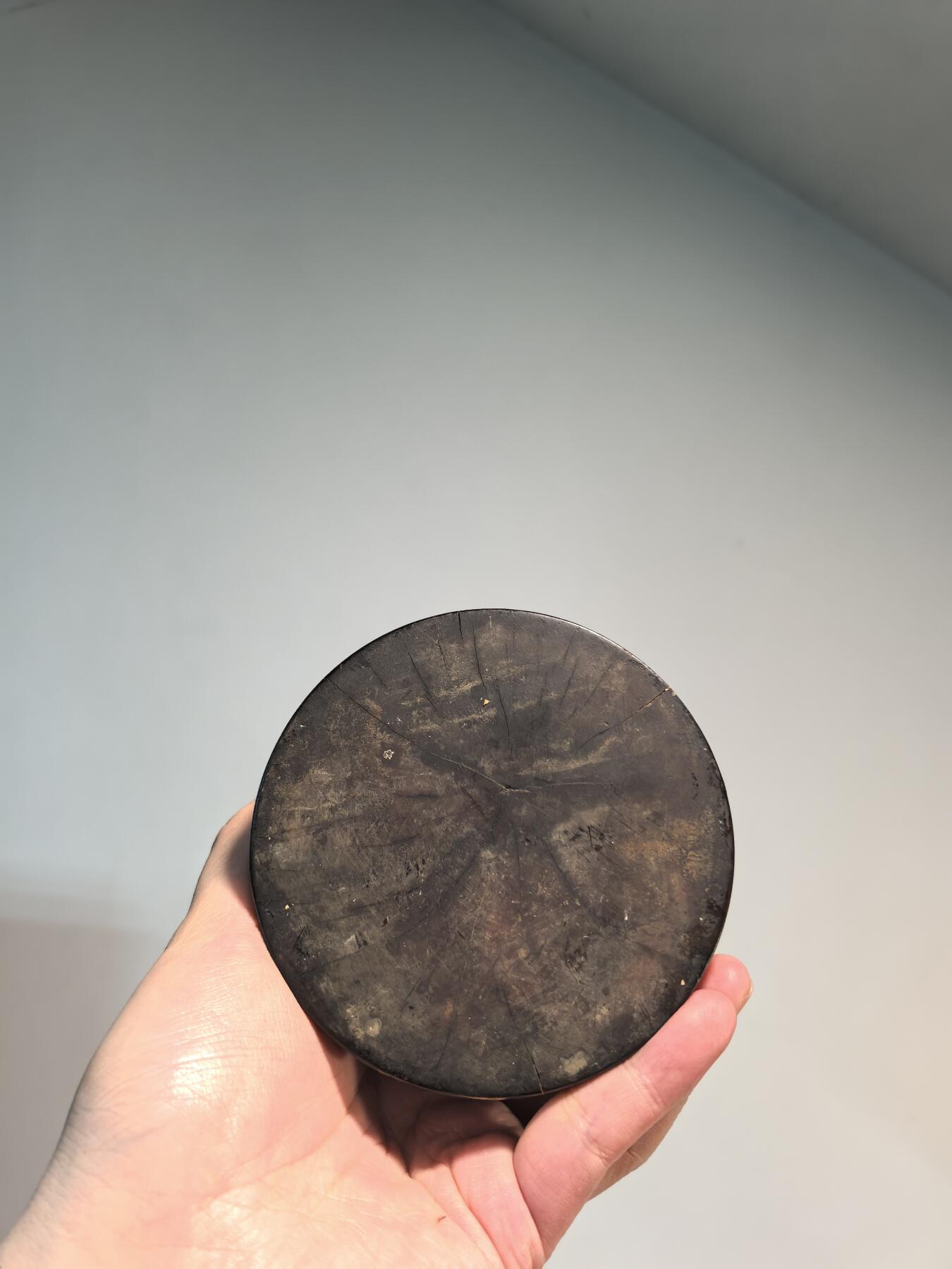 兰馨堂古玩杂项专场 旧藏黄杨木浮雕人物笔筒 