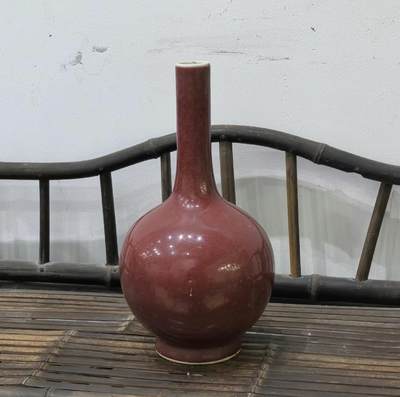 豇豆红釉瓶