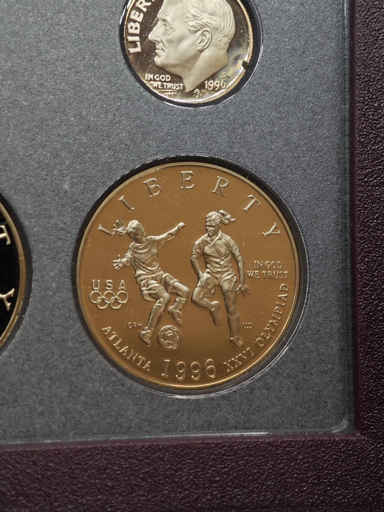 【淘币小摊】实时拍第七百九十九拍   银币套币场   满百包邮可预留二周 每周一统一发货   美国1996年精制套币含亚特兰大奥运会纪念币一对 银币26.7克900银0银价277