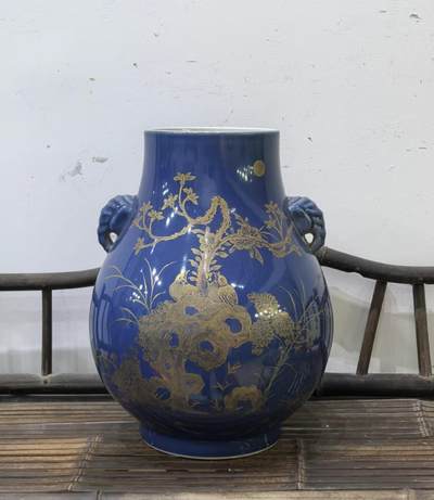 霁蓝釉描金双耳尊瓶 