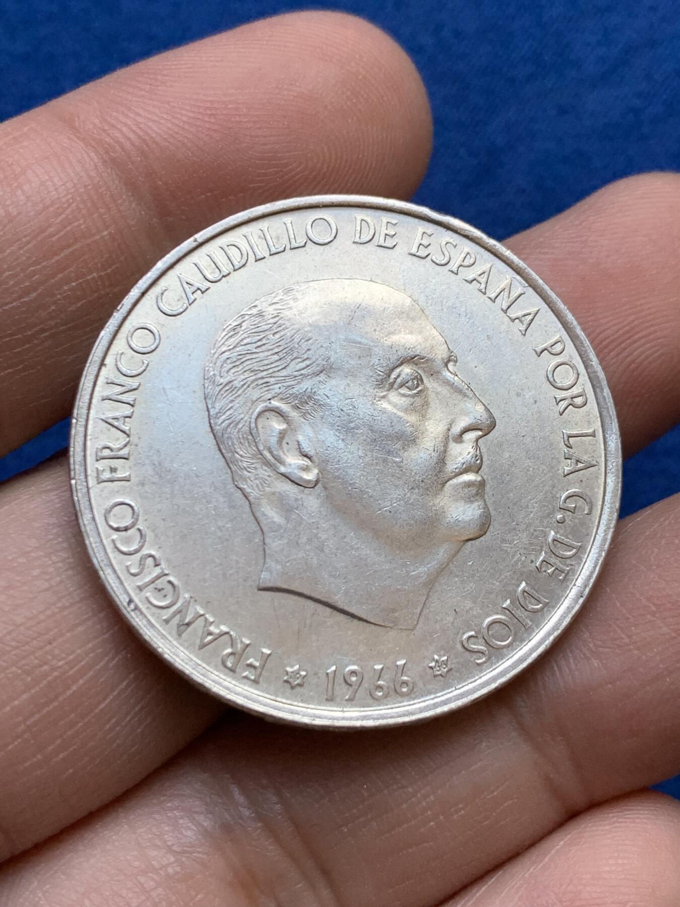 《竞宝斋》第439场 周日，周一，周二 3场连拍 （全场包邮） 西班牙 1966年 弗朗西斯科·佛朗哥 100比塞塔 银币