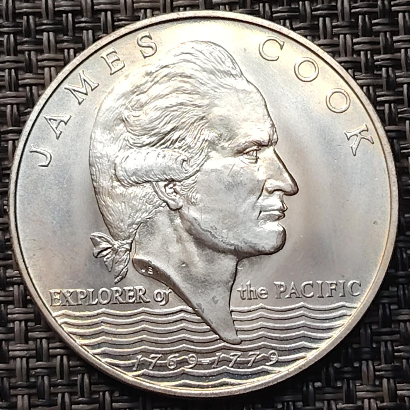 布加迪🐬～世界钱币(上海)🌾第 260 期 /  各国套币和散币 西萨摩亚群岛 1970年 1元 克朗币 库克船长头像