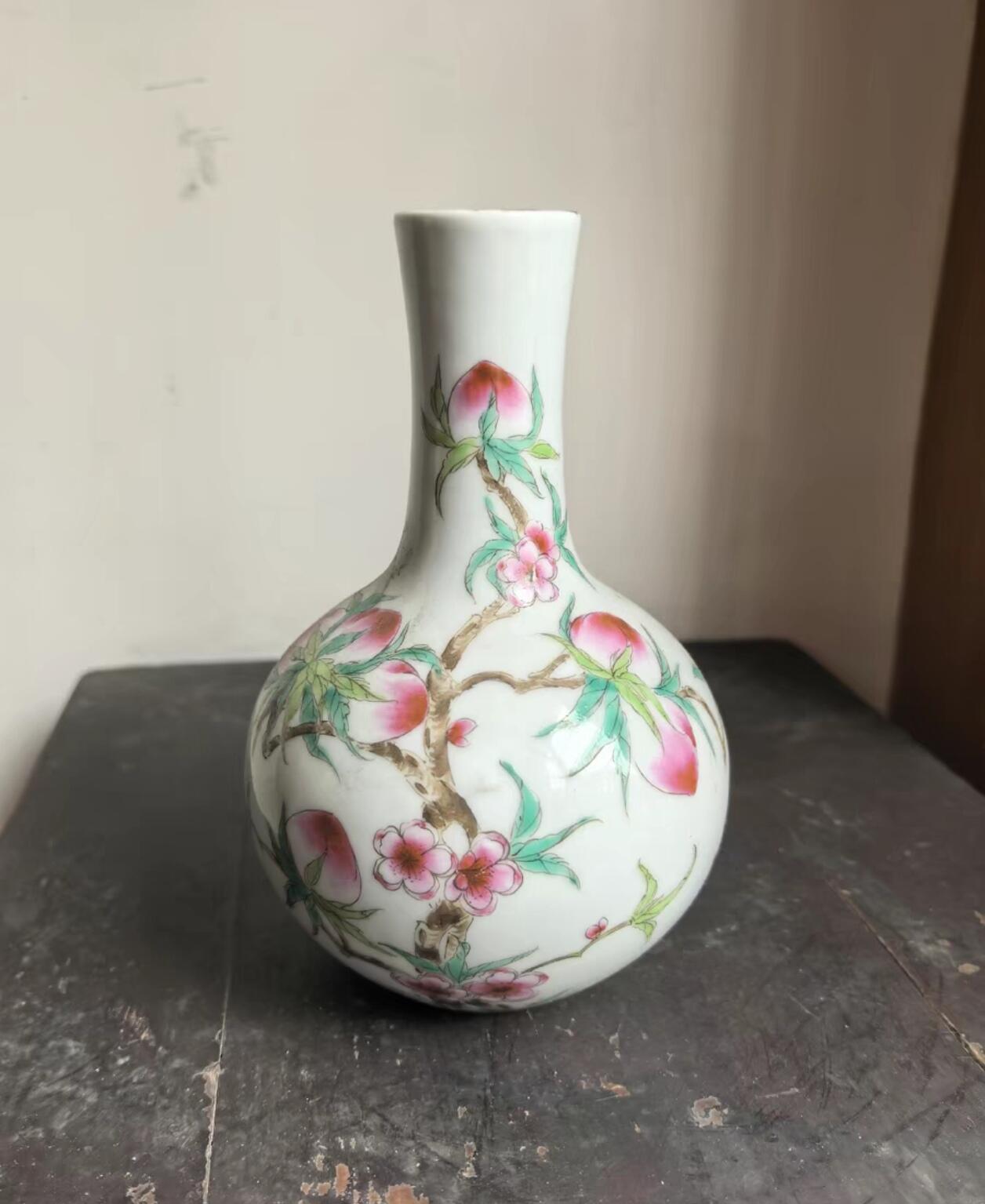 兰馨堂瓷器专场 晚清民国粉彩寿桃瓶