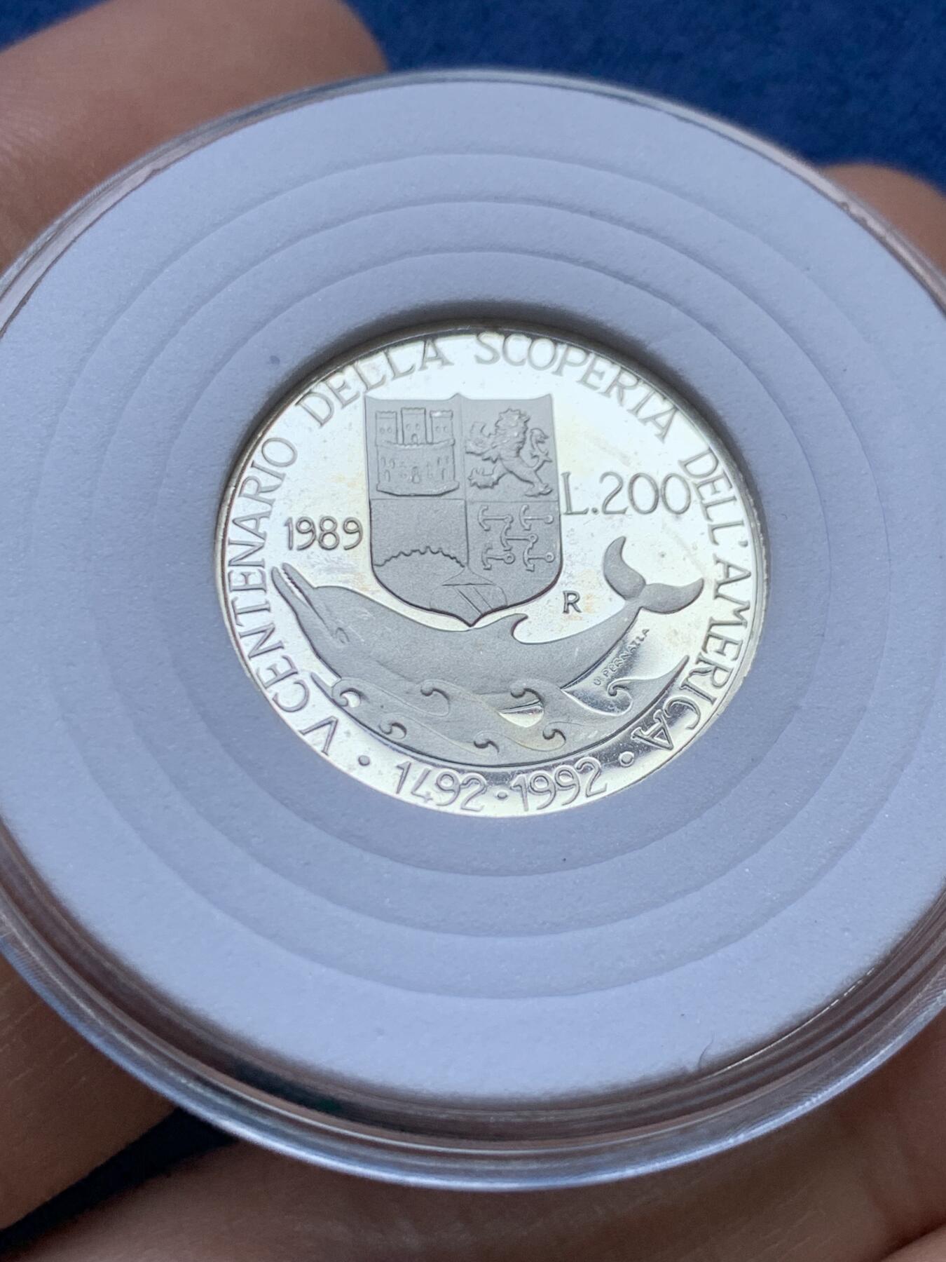 《竞宝斋》第439场 周日，周一，周二 3场连拍 （全场包邮） 两枚一组 意大利1989年美洲发现500周年500里拉（11克 835银）和200里拉（5克 835银）银币 哥伦布人像