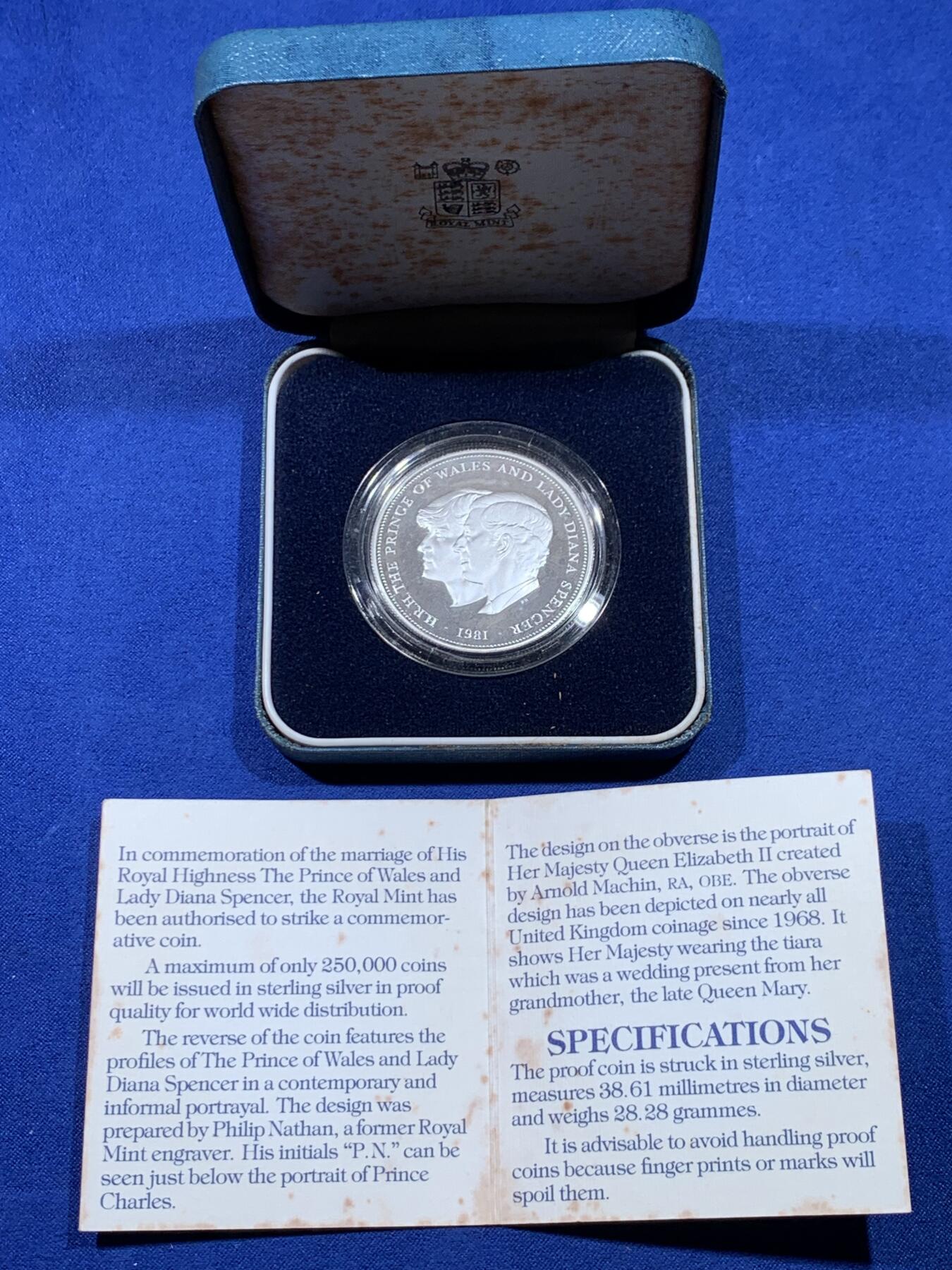 《竞宝斋》第439场 周日，周一，周二 3场连拍 （全场包邮） 英国1981年皇家婚礼精制银币 带盒证