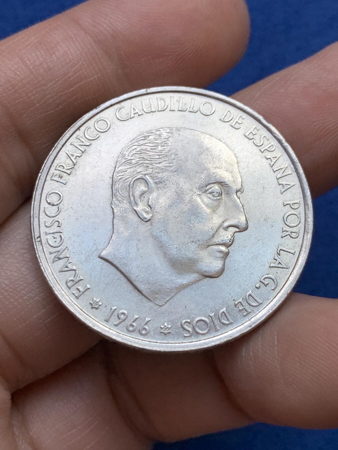 《竞宝斋》第439场 周日，周一，周二 3场连拍 （全场包邮） 西班牙 1966年 弗朗西斯科·佛朗哥 100比塞塔 银币