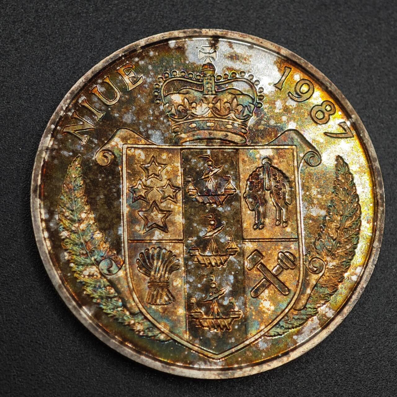 【淘币小摊】实时拍第七百九十九拍   银币套币场   满百包邮可预留二周 每周一统一发货   纽埃1987年50元网球纪念银币彩色包浆 重27.1克625银 银价195