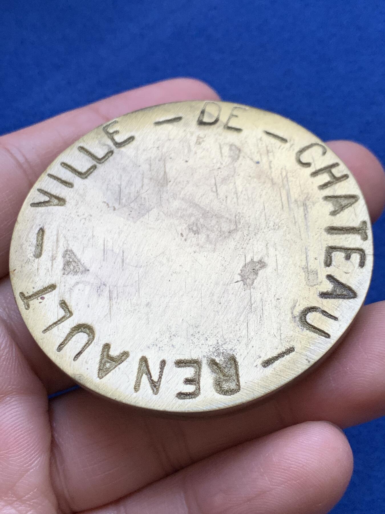 《竞宝斋》第439场 周日，周一，周二 3场连拍 （全场包邮） 法国安德尔-卢瓦尔省雷诺城堡市大铜章 直径55.3mm 重量96g