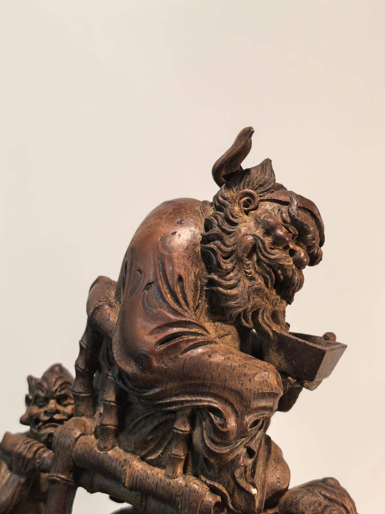 兰馨堂古玩杂项专场 老竹雕名家制钟馗醉酒小鬼抬轿摆件老红木座 