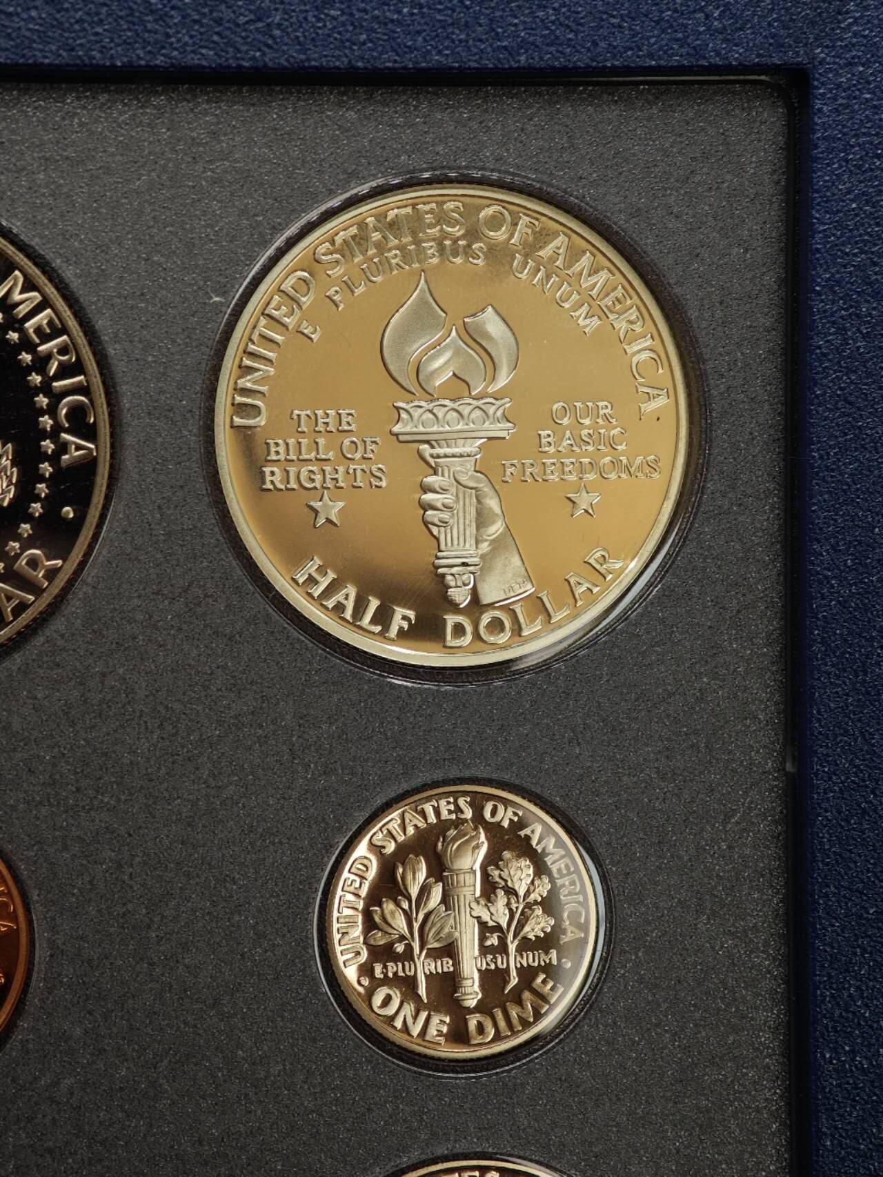 【淘币小摊】实时拍第七百九十九拍   银币套币场   满百包邮可预留二周 每周一统一发货   美国1993年精制套币含麦迪逊银币一对 银币重39.2克900银 银价407