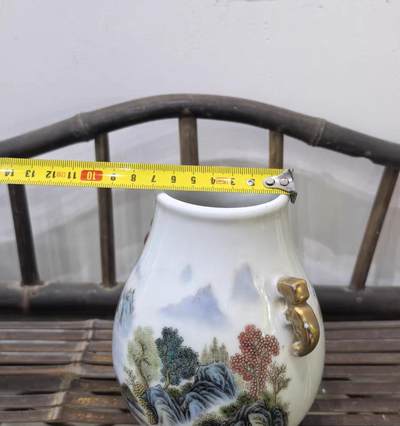 567景德镇老粉彩山水双耳尊 1979年出品 