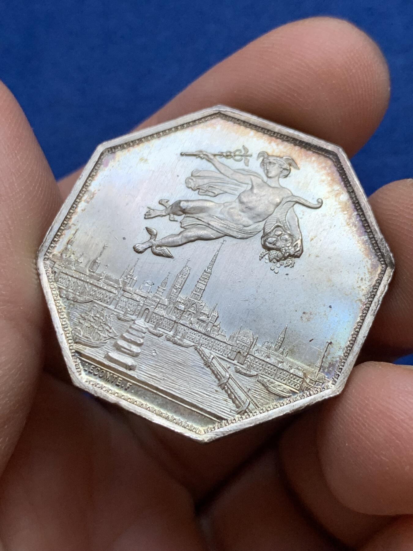 《竞宝斋》第439场 周日，周一，周二 3场连拍 （全场包邮） 法国商会八角银质代币 丰饶角1银标 16.35克 33.6mm 