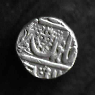 【良泉】第41期【自动场】11月27日晚19.30点开拍！86组，西方古代钱币专场 - 【藏家出品A】印度 印多尔邦 打制银币 非常经典的一款太阳脸1银卢比，11.18克