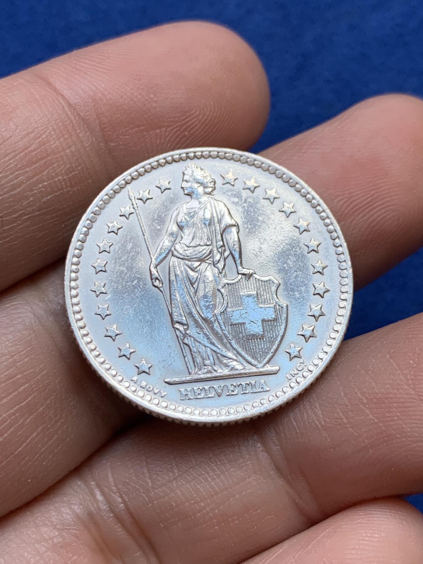 《竞宝斋》第439场 周日，周一，周二 3场连拍 （全场包邮） 瑞士 1963年 赫尔维蒂女神 2法郎 银币