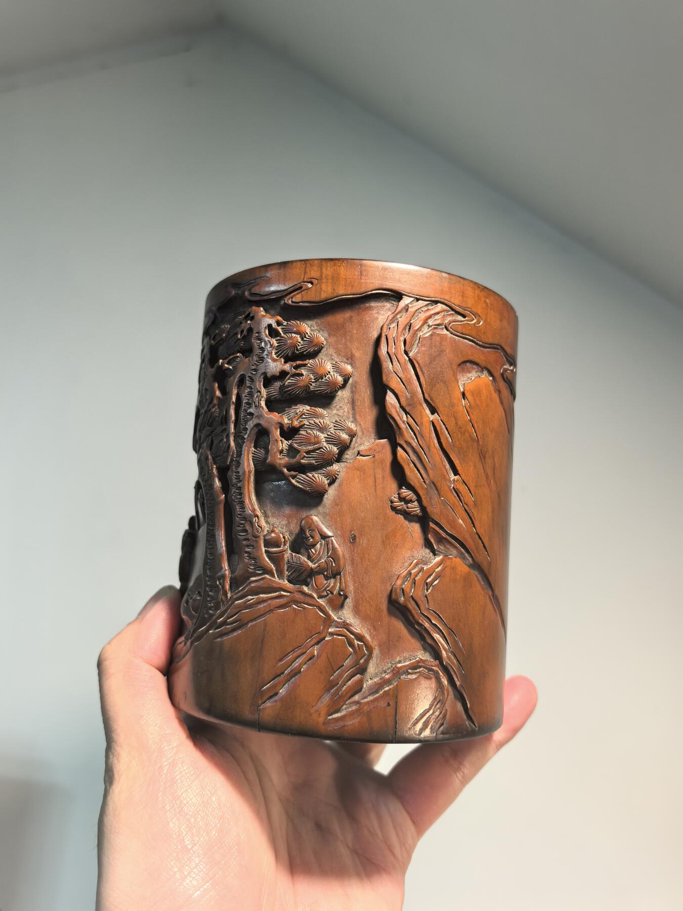 兰馨堂古玩杂项专场 旧藏黄杨木浮雕人物笔筒 