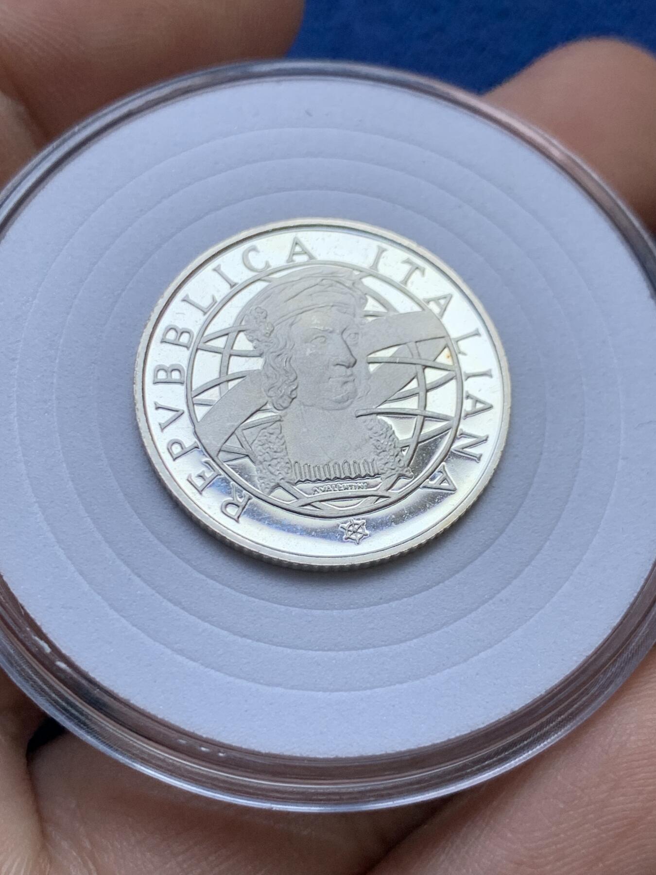 《竞宝斋》第439场 周日，周一，周二 3场连拍 （全场包邮） 两枚一组 意大利1989年美洲发现500周年500里拉（11克 835银）和200里拉（5克 835银）银币 哥伦布人像