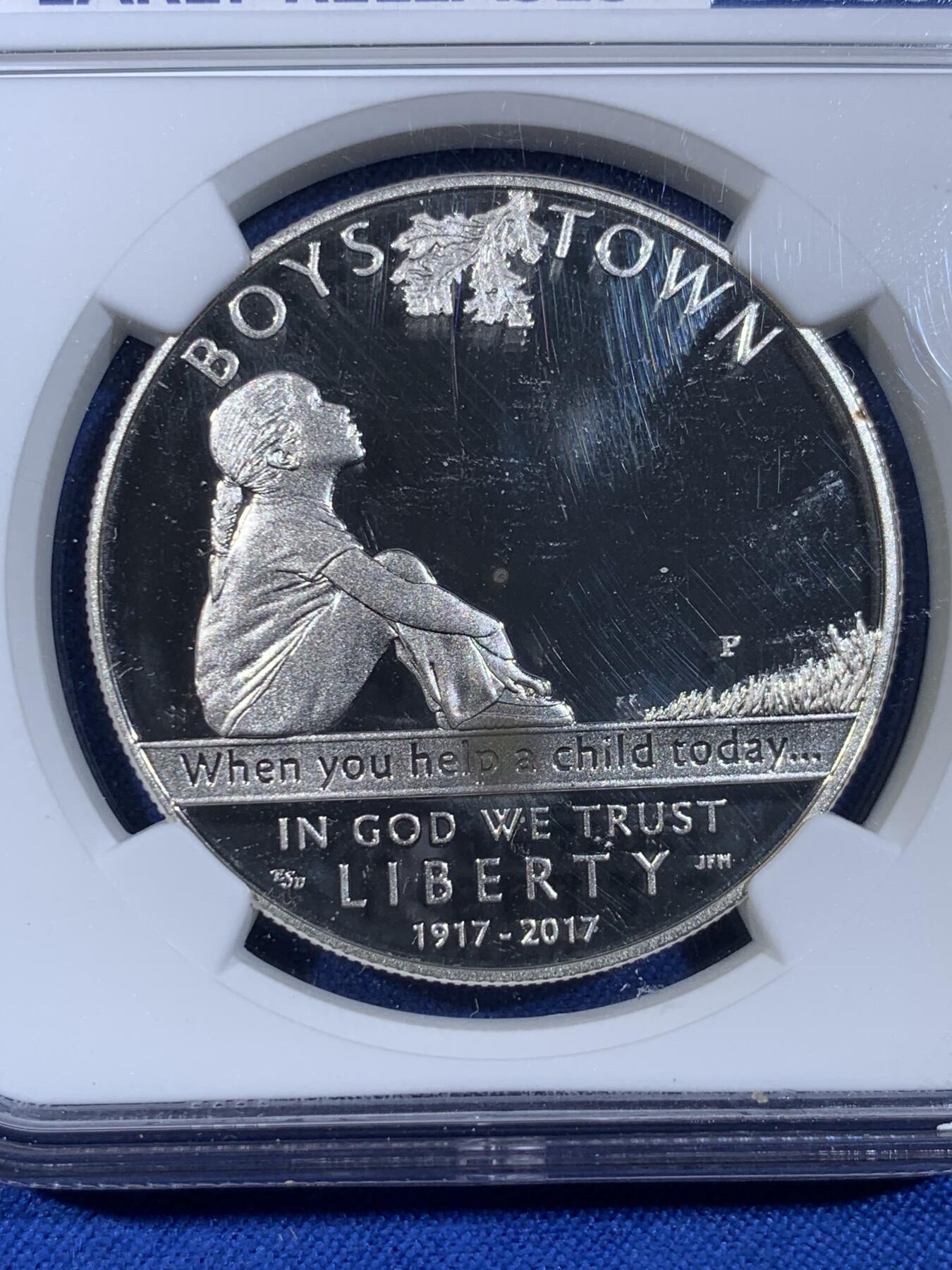 《竞宝斋》第439场 周日，周一，周二 3场连拍 （全场包邮） NGC PF69UC 美国2017年1美元精制银币 男孩镇百年（2019年克劳斯最富激情奖） 早期蓝标