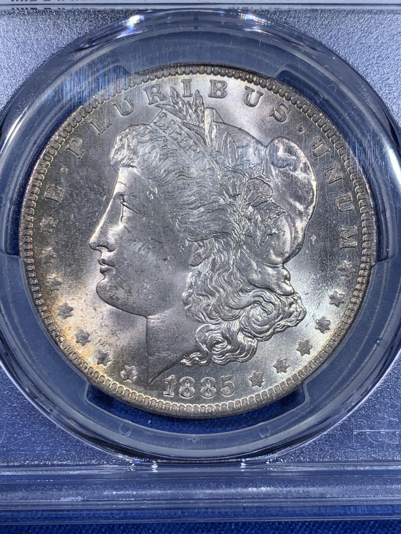 《竞宝斋》第439场 周日，周一，周二 3场连拍 （全场包邮） PCGS MS64 美国1885年摩根1美元银币 淡黄包浆，标准64分状态，转光极佳