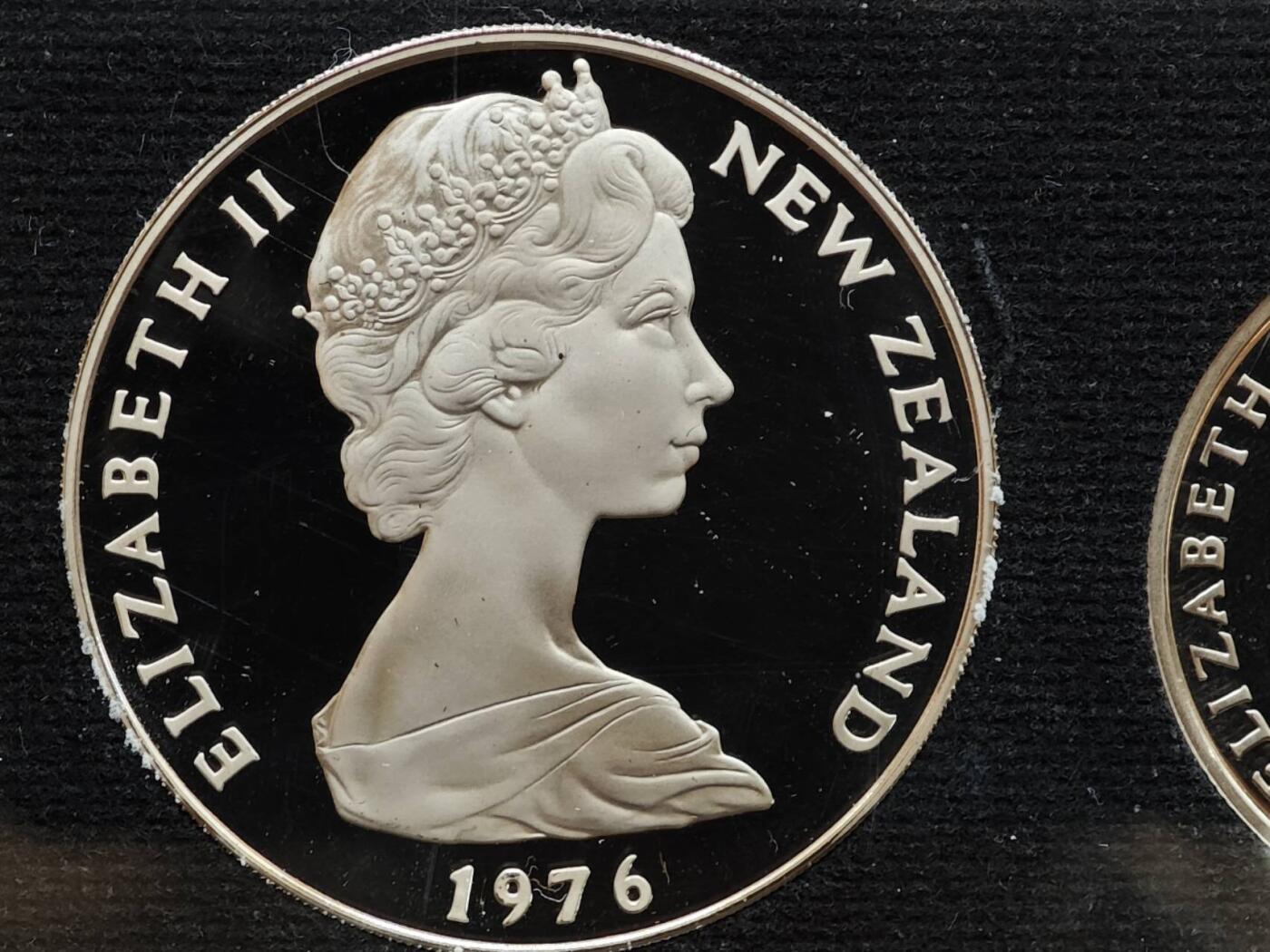 【淘币小摊】实时拍第七百九十九拍   银币套币场   满百包邮可预留二周 每周一统一发货   新西兰1976年精制套币