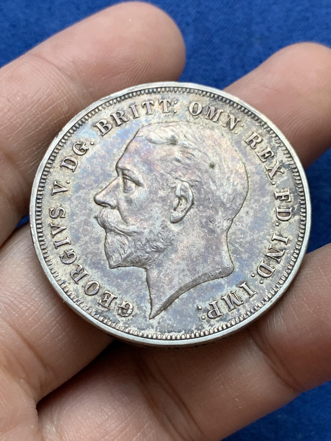 《竞宝斋》第439场 周日，周一，周二 3场连拍 （全场包邮） 英国1935年乔治五世1克朗木马剑银币，深包浆