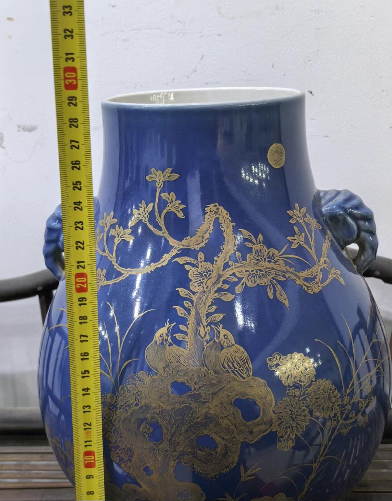 兰馨堂瓷器专场 霁蓝釉描金双耳尊瓶 