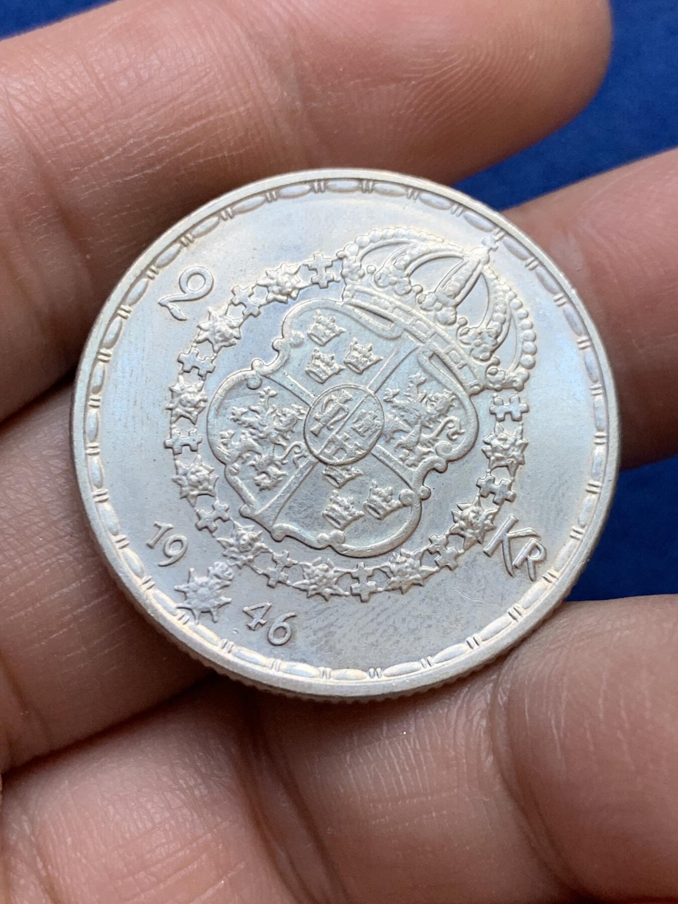 《竞宝斋》第439场 周日，周一，周二 3场连拍 （全场包邮） 瑞典 1946年 古斯塔夫五世 2克朗银币