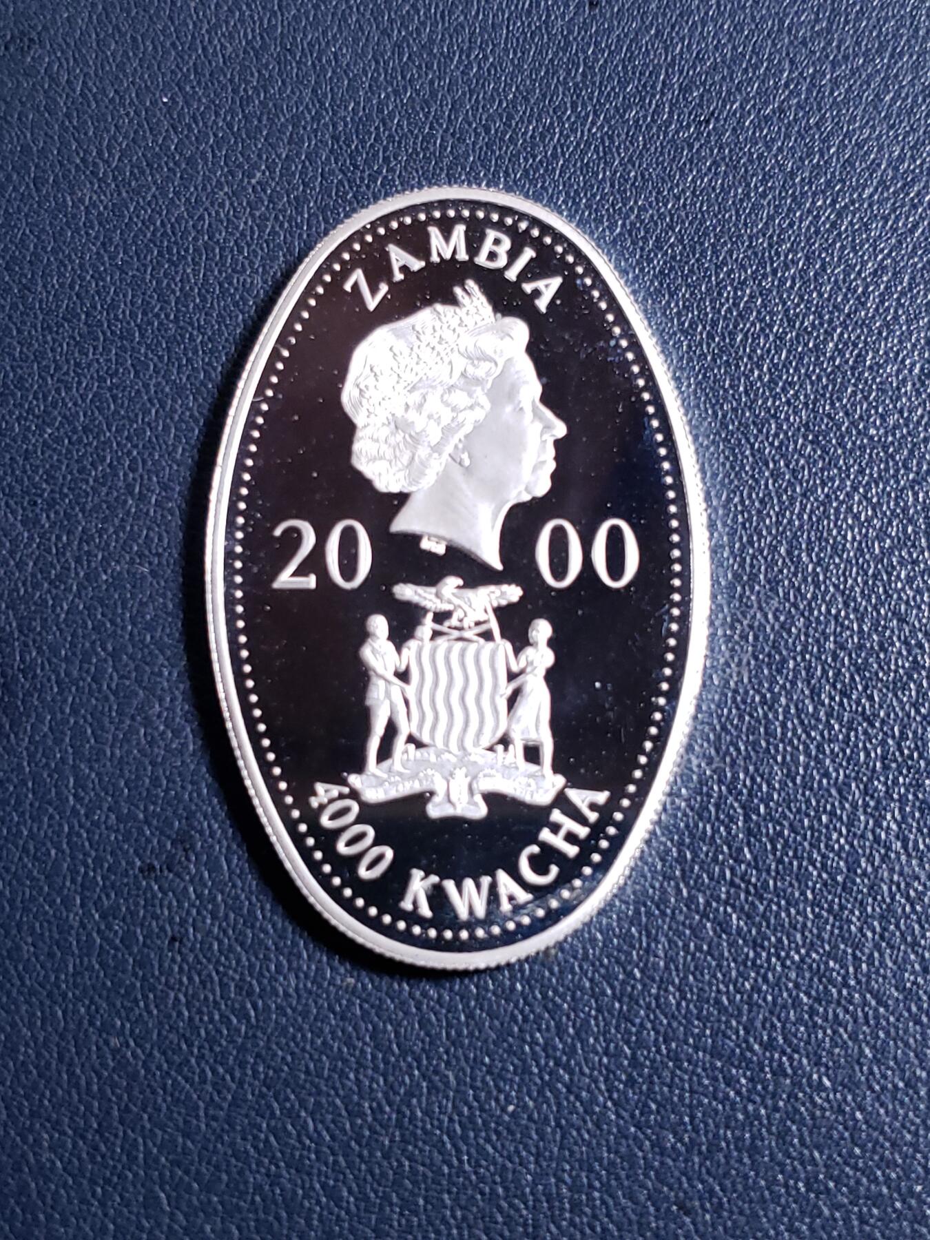 世界各国银币章专场（第24场） 2000年赞比亚纪念女王母亲诞辰百岁生日4000克瓦查彩绘异形银币三枚