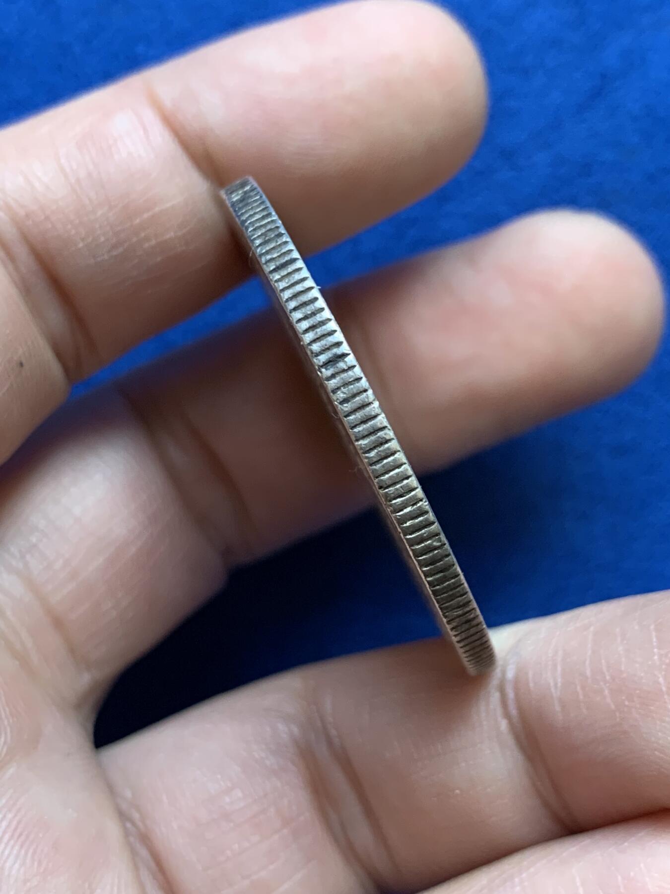 《竞宝斋》第439场 周日，周一，周二 3场连拍 （全场包邮） 法属印支1885坐洋1皮阿斯特银币 加重版 首年（开门年）