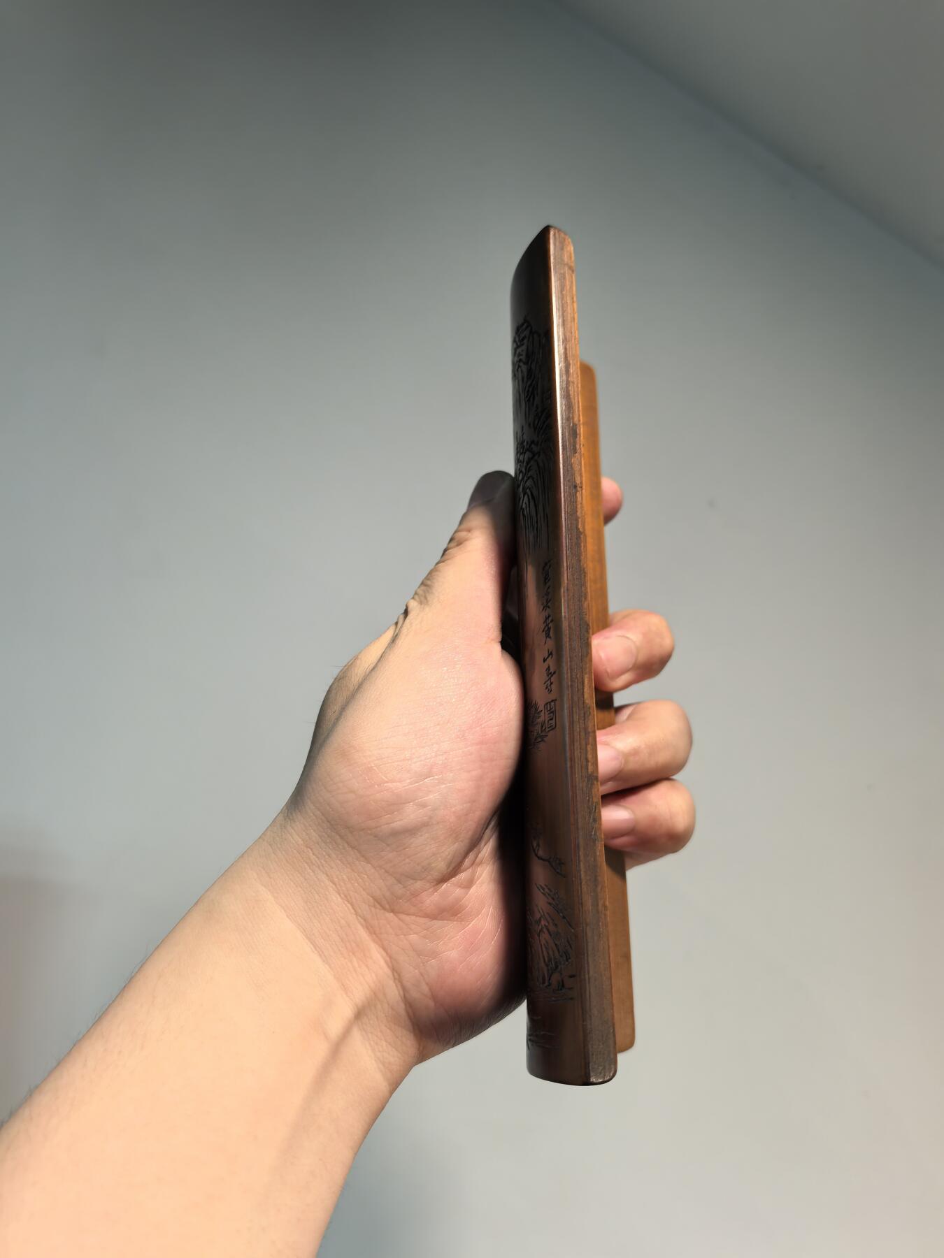 兰馨堂古玩杂项专场 老竹雕风景诗文双面臂搁镇纸摆件 