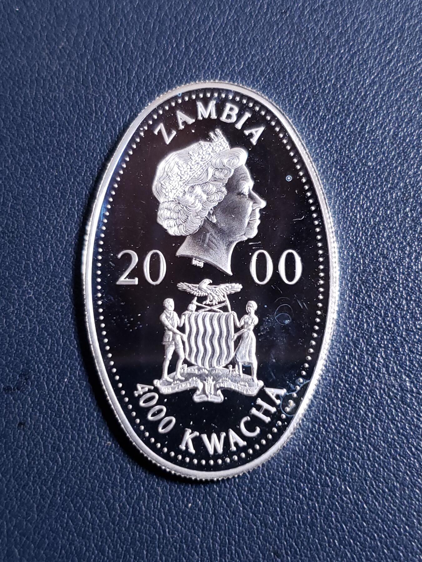 世界各国银币章专场（第24场） 2000年赞比亚纪念女王母亲诞辰百岁生日4000克瓦查彩绘异形银币三枚