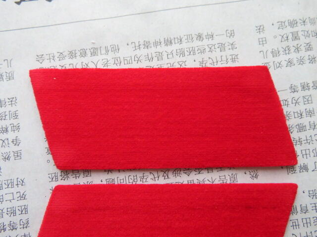 51--全新65红领章一付（无扎线版）