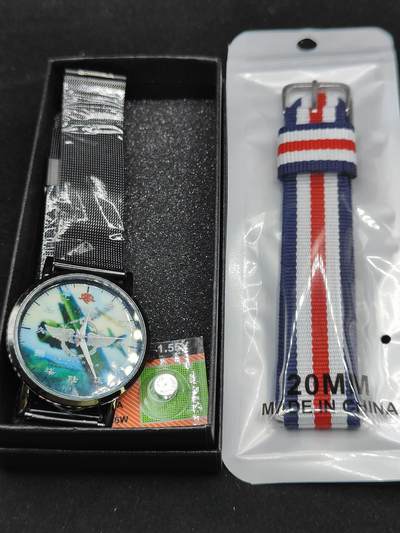 0元起拍勋章 第311期 咸鱼国勋章拍卖专场 11月19日（周日）下午6：00开始 - 814空战纪念石英表带盒带副表带 可运行